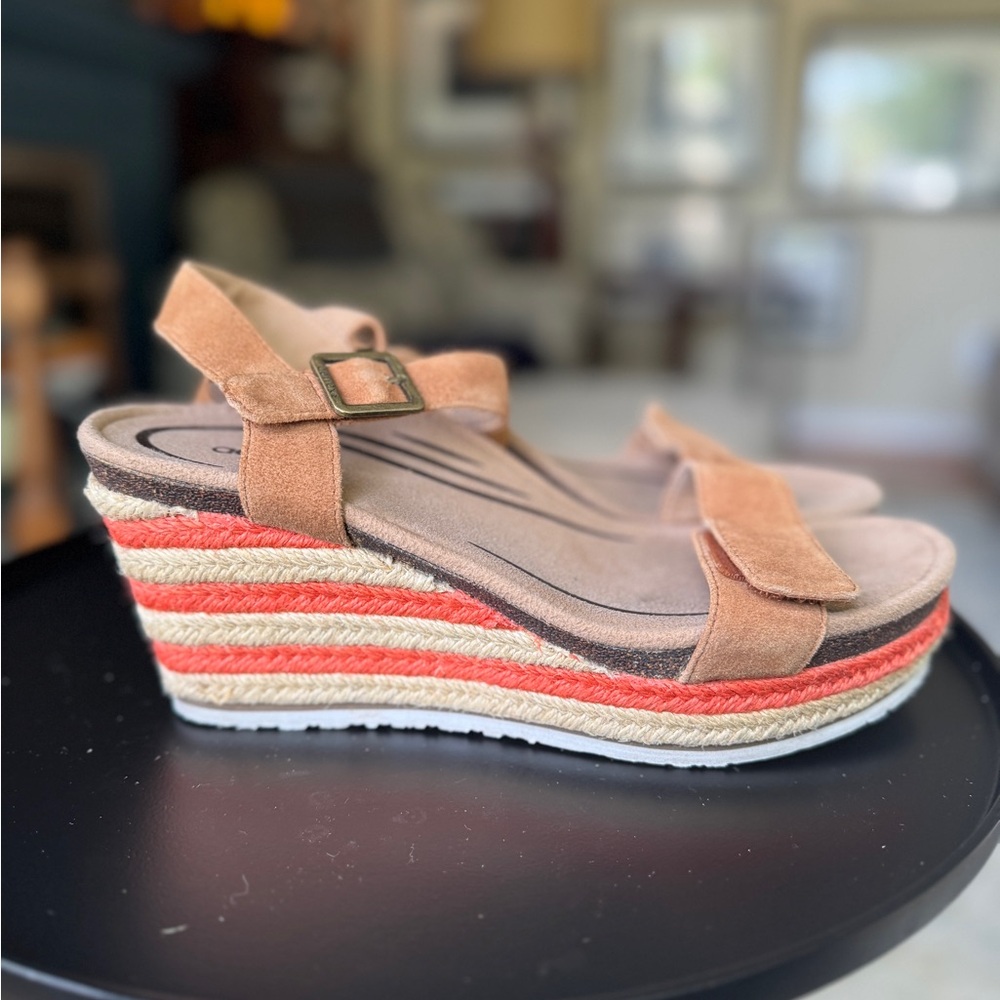 Aetrex Sydney Tan Wedge Sandals